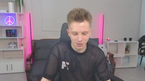 Archie online show from 01/19/25, 04:44