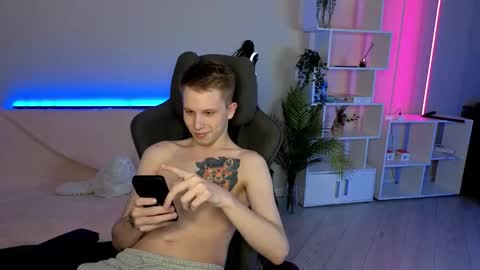 Archie online show from 10/04/25, 05:55