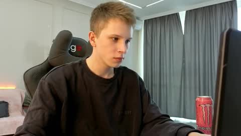 Archie online show from 10/25/25, 02:41