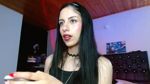 Snapshot of ary_pieerce chatting on 02/19/25, 01:18 Independent Model online show from 02/19/25, 01:18