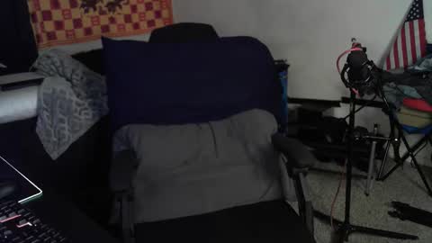 Snapshot of asanator101 chatting on 10/15/25, 03:06 devilPup75 online show from 10/15/25, 03:06