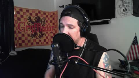 Snapshot of asanator101 chatting on 10/16/25, 01:56 devilPup75 online show from 10/16/25, 01:56