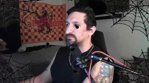 Snapshot of asanator101 chatting on 10/17/25, 02:48 devilPup75 online show from 10/17/25, 02:48