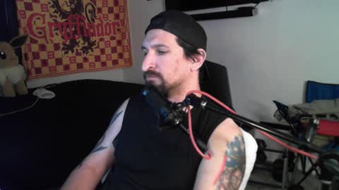 Snapshot of asanator101 chatting on 10/20/25, 02:39 devilPup75 online show from 10/20/25, 02:39