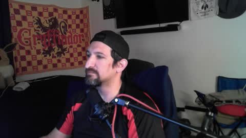 Snapshot of asanator101 chatting on 10/22/25, 04:24 devilPup75 online show from 10/22/25, 04:24