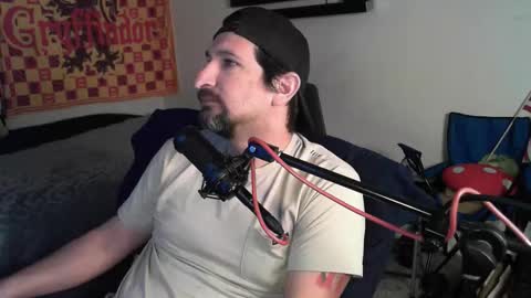 Snapshot of asanator101 chatting on 10/24/25, 08:00 devilPup75 online show from 10/24/25, 08:00