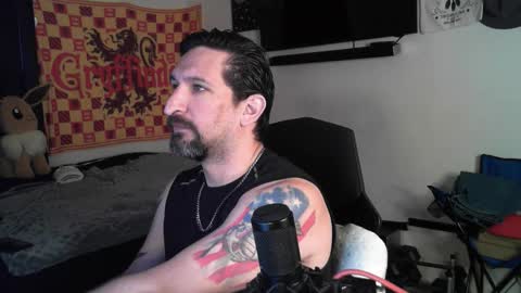 Snapshot of asanator101 chatting on 10/25/25, 08:14 devilPup75 online show from 10/25/25, 08:14