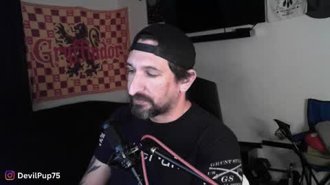 Snapshot of asanator101 chatting on 10/30/25, 02:13 devilPup75 online show from 10/30/25, 02:13