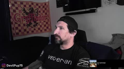 Snapshot of asanator101 chatting on 10/30/25, 02:18 devilPup75 online show from 10/30/25, 02:18