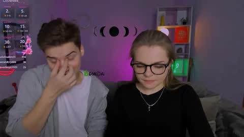 ash_raven_ online show from 10/19/25, 07:14