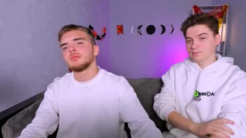 ash_raven_ online show from 10/25/25, 07:19