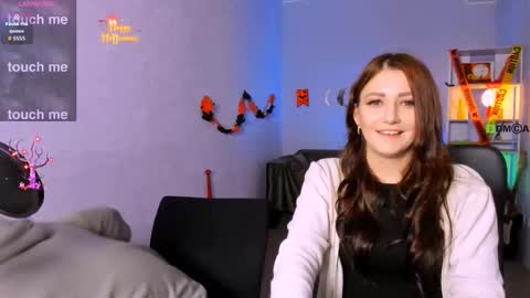 ash_raven_ online show from 10/30/25, 08:31