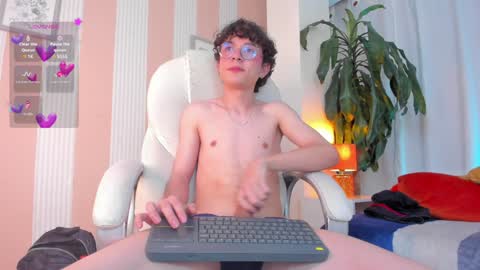 Snapshot of ash_ricci chatting on 12/28/24, 10:13 ash online show from 12/28/24, 10:13