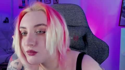 Snapshot of asheluck chatting on 02/12/25, 08:50 AshleyAshe online show from 02/12/25, 08:50