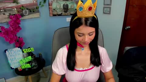 Snapshot of ashleey_johnson chatting on 02/04/25, 01:27 linda online show from 02/04/25, 01:27