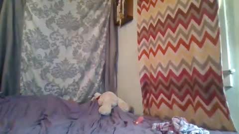 Snapshot of ashley16chris chatting on 02/25/25, 07:58 black-widow99 online show from 02/25/25, 07:58