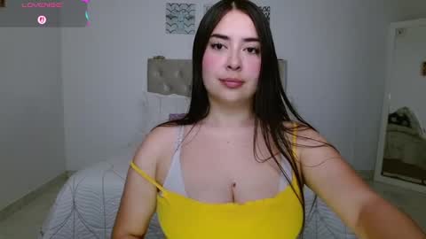Snapshot of ashley33_ chatting on 09/12/25, 11:37 Ashley online show from 09/12/25, 11:37