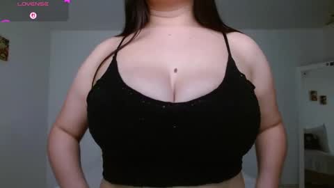Snapshot of ashley33_ chatting on 10/15/25, 11:16 Ashley online show from 10/15/25, 11:16