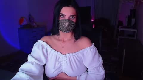 Snapshot of ashley__cooper__ chatting on 12/06/24, 08:05 Yasmina online show from 12/06/24, 08:05