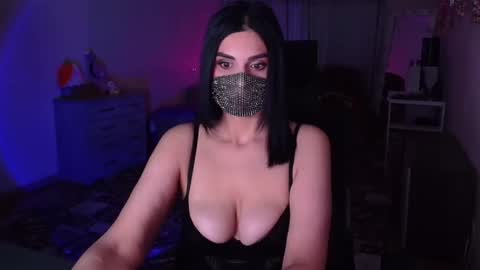 Snapshot of ashley__cooper__ chatting on 12/09/24, 07:17 Yasmina online show from 12/09/24, 07:17
