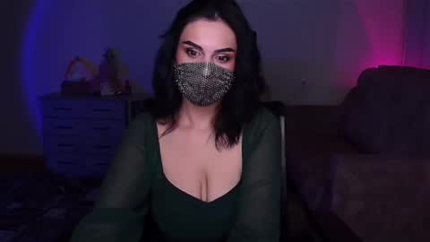 Snapshot of ashley__cooper__ chatting on 12/20/24, 05:36 Yasmina online show from 12/20/24, 05:36