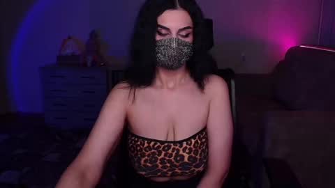 Snapshot of ashley__cooper__ chatting on 12/22/24, 05:34 Yasmina online show from 12/22/24, 05:34
