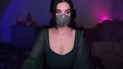 Snapshot of ashley__cooper__ chatting on 12/29/24, 04:16 Yasmina online show from 12/29/24, 04:16