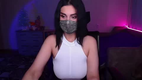 Snapshot of ashley__cooper__ chatting on 01/08/25, 05:05 Yasmina online show from 01/08/25, 05:05