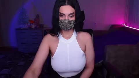 Snapshot of ashley__cooper__ chatting on 01/08/25, 08:06 Yasmina online show from 01/08/25, 08:06