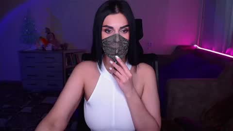 Snapshot of ashley__cooper__ chatting on 01/19/25, 05:48 Yasmina online show from 01/19/25, 05:48