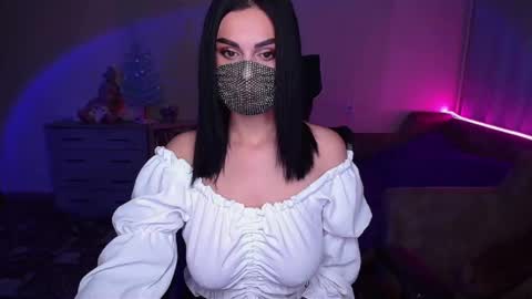 Snapshot of ashley__cooper__ chatting on 01/21/25, 03:15 Yasmina online show from 01/21/25, 03:15