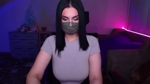 Snapshot of ashley__cooper__ chatting on 01/31/25, 04:25 Yasmina online show from 01/31/25, 04:25