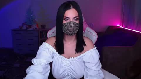 Snapshot of ashley__cooper__ chatting on 02/01/25, 03:52 Yasmina online show from 02/01/25, 03:52