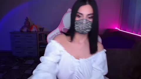Snapshot of ashley__cooper__ chatting on 02/07/25, 03:23 Yasmina online show from 02/07/25, 03:23