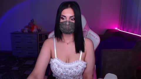 Snapshot of ashley__cooper__ chatting on 02/13/25, 04:43 Yasmina online show from 02/13/25, 04:43