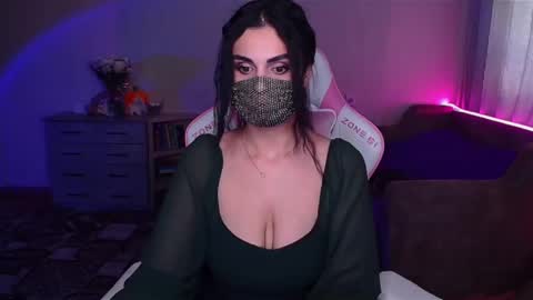 Snapshot of ashley__cooper__ chatting on 02/18/25, 04:26 Yasmina online show from 02/18/25, 04:26