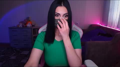 Snapshot of ashley__cooper__ chatting on 02/24/25, 03:55 Yasmina online show from 02/24/25, 03:55