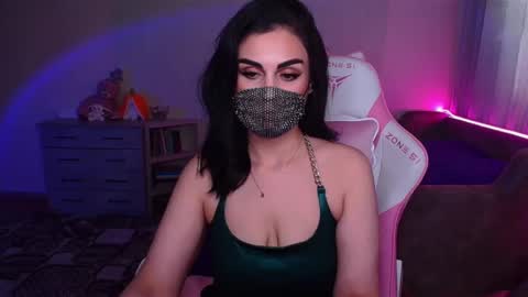 Snapshot of ashley__cooper__ chatting on 03/08/25, 03:06 Yasmina online show from 03/08/25, 03:06