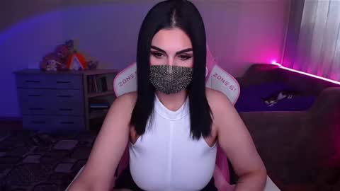 Snapshot of ashley__cooper__ chatting on 03/10/25, 03:45 Yasmina online show from 03/10/25, 03:45