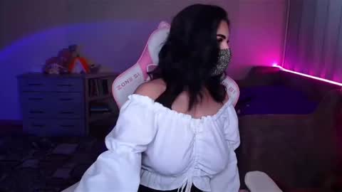 Snapshot of ashley__cooper__ chatting on 03/11/25, 04:10 Yasmina online show from 03/11/25, 04:10