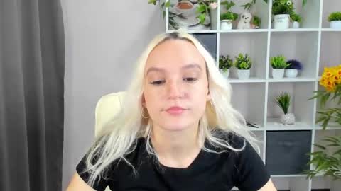 Snapshot of ashley_angely chatting on 10/21/25, 04:46 Ashley online show from 10/21/25, 04:46