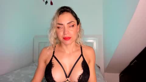 Snapshot of ashley_blair chatting on 02/28/25, 12:20 ashley_blair online show from 02/28/25, 12:20