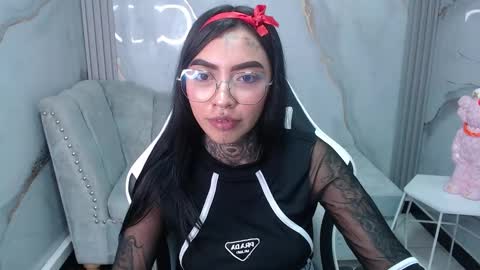 Snapshot of ashley_blum_v chatting on 09/25/25, 10:24 ashley_blum_v online show from 09/25/25, 10:24