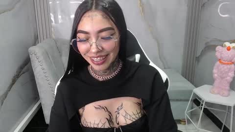 ashley_blum_v online show from 10/09/25, 08:07