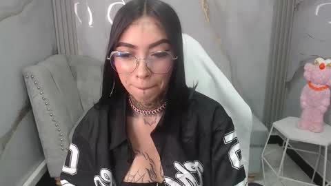 ashley_blum_v online show from 10/19/25, 01:01