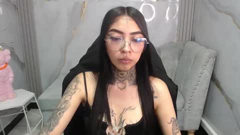 ashley_blum_v online show from 10/23/25, 08:07
