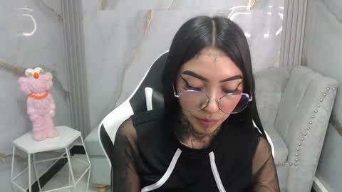 ashley_blum_v online show from 10/25/25, 08:03