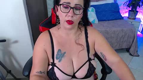 Snapshot of ashley_prg2 chatting on 02/15/25, 10:44 Ashley online show from 02/15/25, 10:44