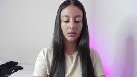 Snapshot of ashleybazan1 chatting on 09/17/25, 03:24 Ashley online show from 09/17/25, 03:24