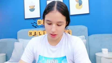 Snapshot of ashleyevans21 chatting on 10/29/25, 08:32 Ashley Evans online show from 10/29/25, 08:32